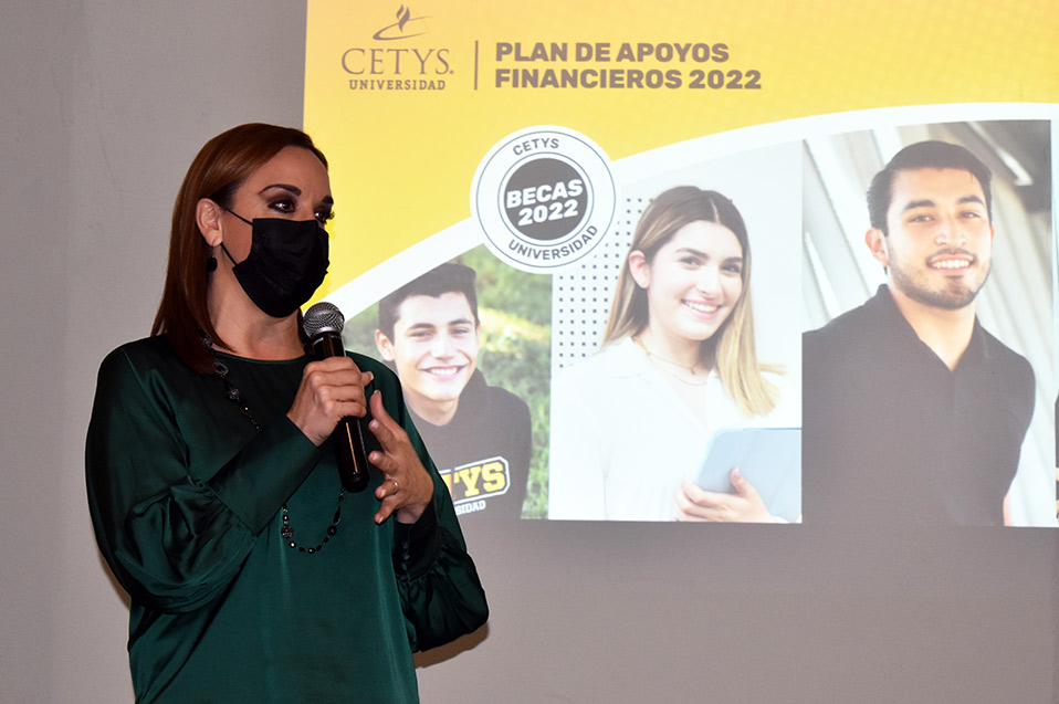 mtra jessica en presentacion programas financieros 2022